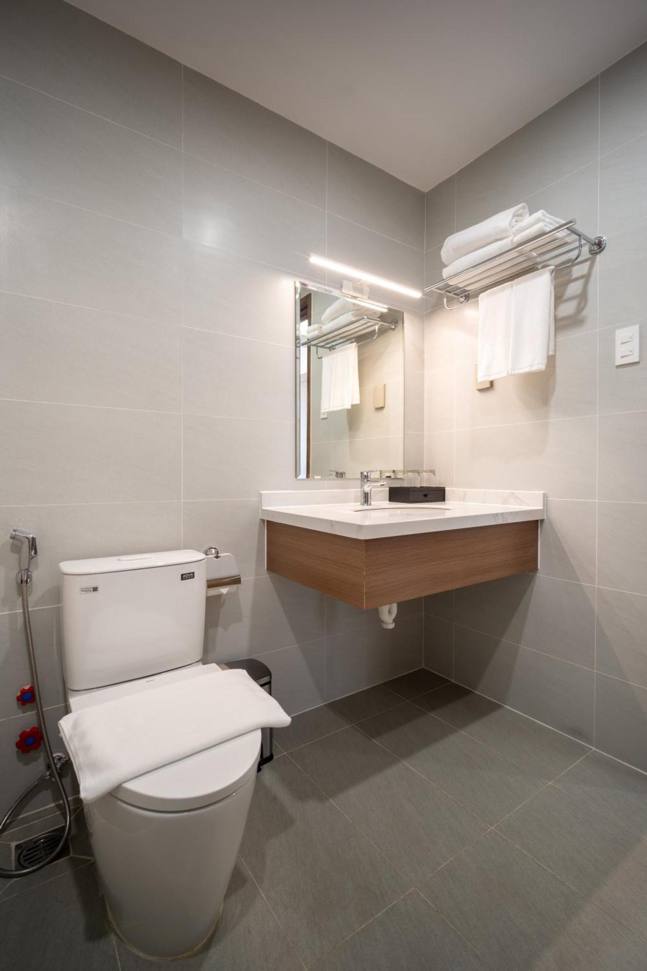 The Hub Hotel - Airport Ho Chi Minh-stad Kamer foto